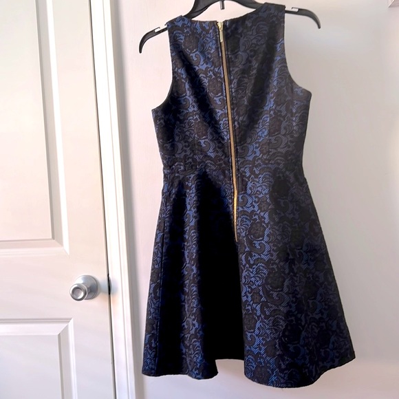 💙NWOT Beautiful Forever 21 Contemporary Black & Blue Lace Dress in Size XS - Picture 2 of 9